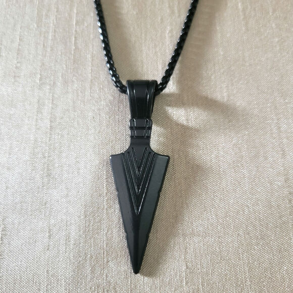 Black arrow head point rounded box pearl chain pendant necklace - Picture 1 of 4